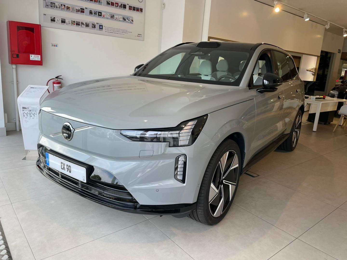 EX90 BEV 111KWH RECHARGE TWIN PERF ULTRA AWD 680 5P 7 Plazas