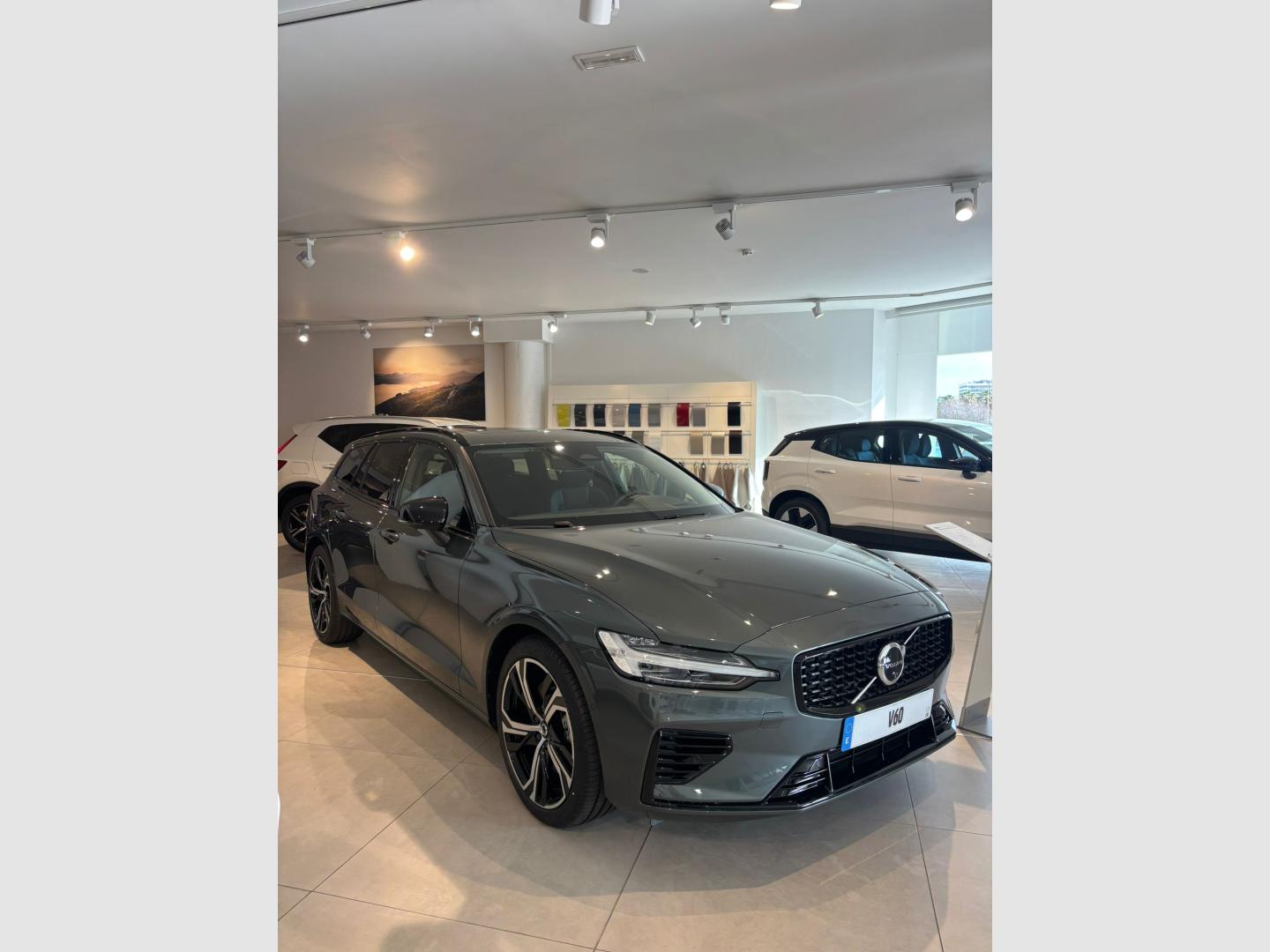 V60 2.0 T6 PHEV PLUS DARK AUTO 4WD 350 5P
