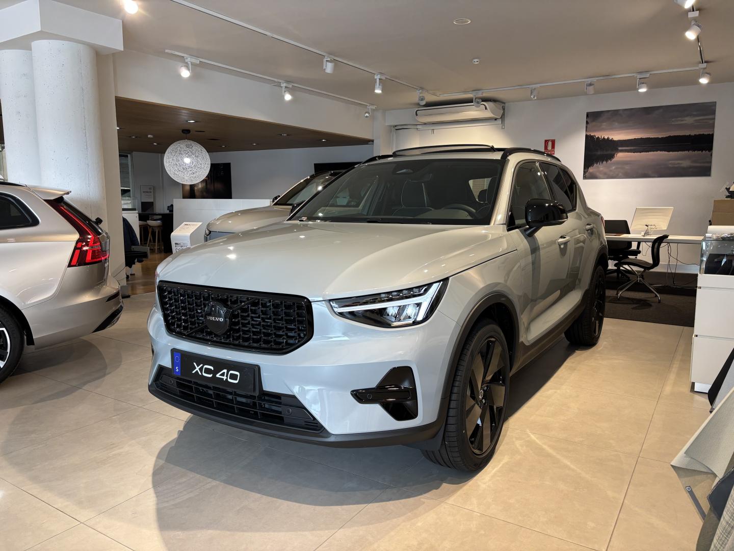 XC40 2.0 B4 MHEV BLACK EDITION PLUS DCT 197 5P
